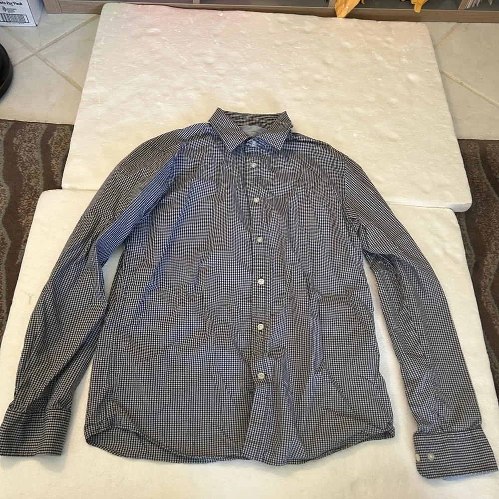 Banana republic black white checkered lux poplin button down shirt